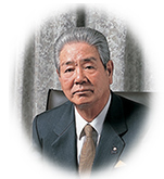 三代目社長　鍜治田 恭男(1932-2020)
